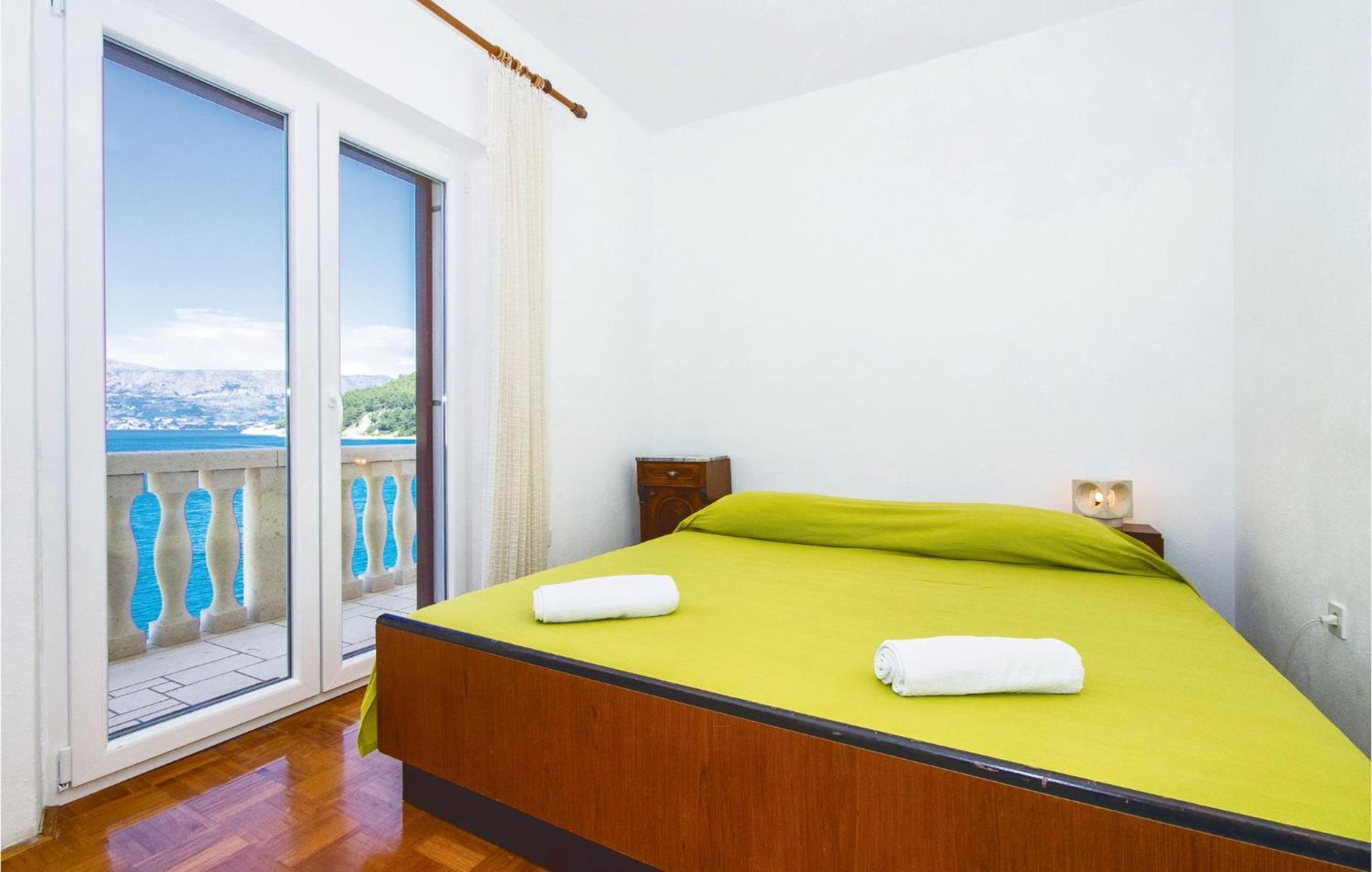 Beautiful Home In Pucisca With Wifi Extérieur photo